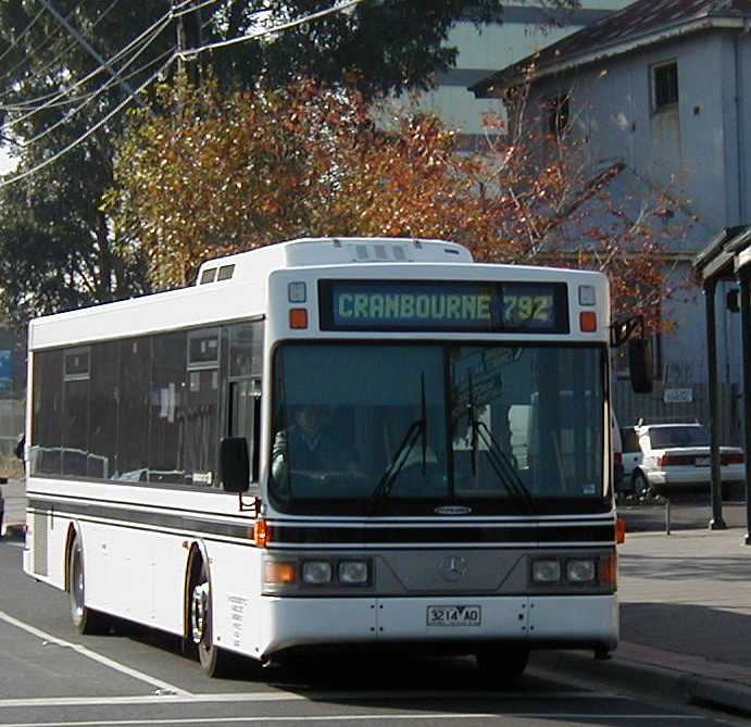 Phillips Mercedes O405NH Volgren CR221L 32